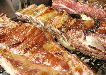 Carne al asador en Paravachasca